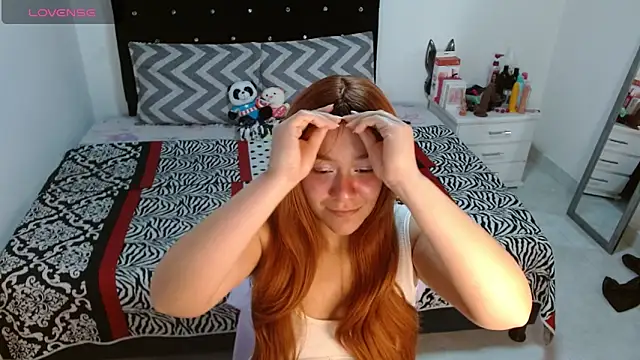 Snapshot of soniafuckboobs chatting on November 5, 12:30 pm soniafuckboobs online show from November 5, 12:30 pm