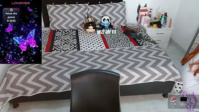 Snapshot of soniafuckboobs chatting on November 13, 12:31 pm soniafuckboobs online show from November 13, 12:31 pm