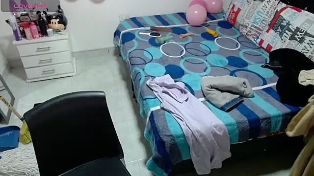 soniafuckboobs online show from April 15, 12:32 pm