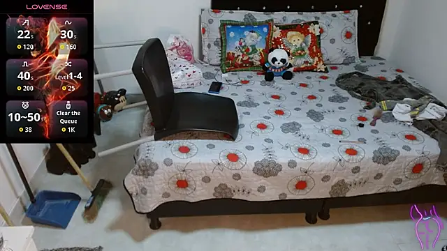 Snapshot of soniafuckboobs chatting on November 29, 1:06 am soniafuckboobs online show from November 29, 1:06 am