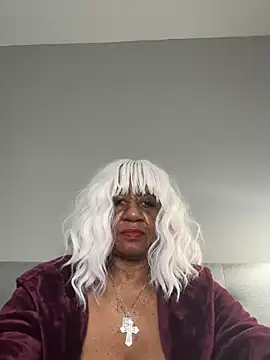 Snapshot of BreanaDivine chatting on February 25, 10:09 pm BreanaDivine online show from February 25, 10:09 pm
