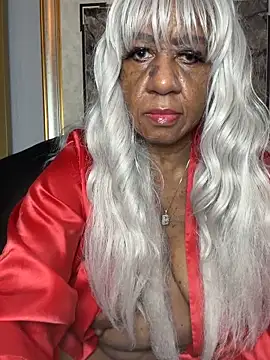 BreanaDivine online show from December 21, 3:52 am