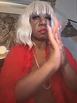 BreanaDivine online show from March 29, 4:03 am