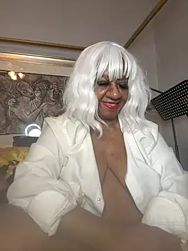 BreanaDivine online show from April 25, 3:09 am