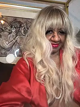 BreanaDivine online show from February 13, 4:56 am