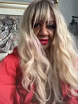 BreanaDivine online show from February 16, 7:01 pm