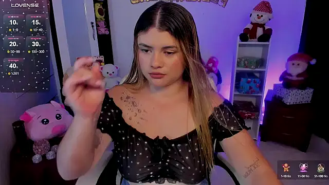 chloejones   online show from December 4, 5:05 pm