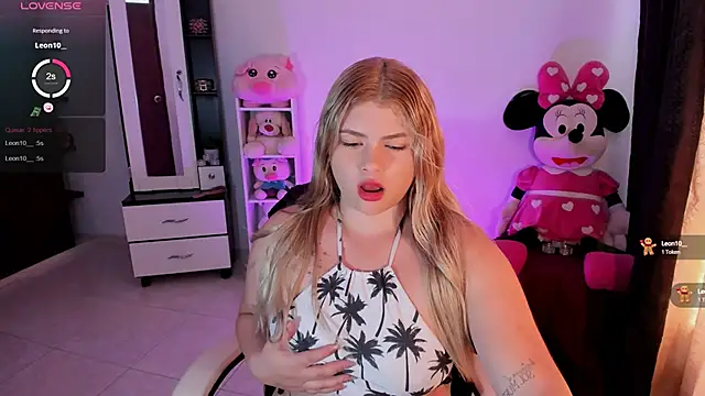 chloejones   online show from February 25, 6:55 pm