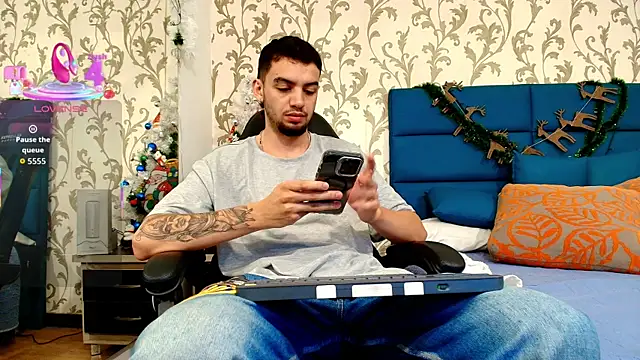 Michael magno online show from December 20, 11:07 pm