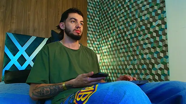 Michael magno online show from October 25, 8:31 pm