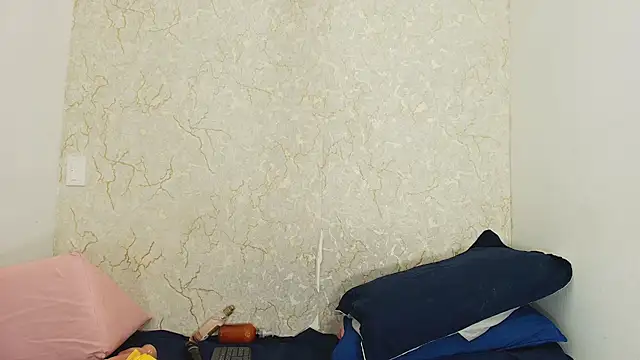 Snapshot of sofi_balvin chatting on September 27, 7:20 pm sofi balvin online show from September 27, 7:20 pm