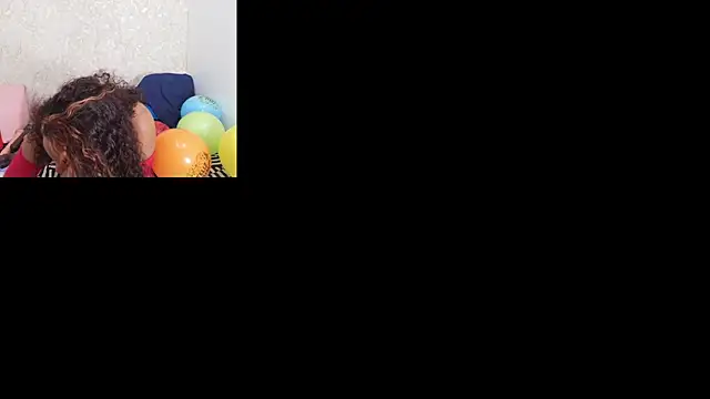 Snapshot of sofi_balvin chatting on September 17, 7:27 pm sofi balvin online show from September 17, 7:27 pm