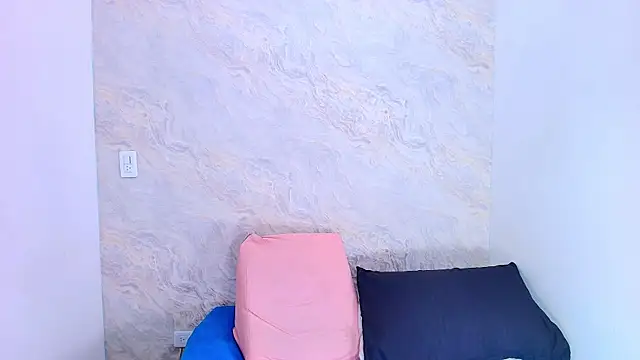 Snapshot of sofi_balvin chatting on February 25, 7:16 pm sofi balvin online show from February 25, 7:16 pm