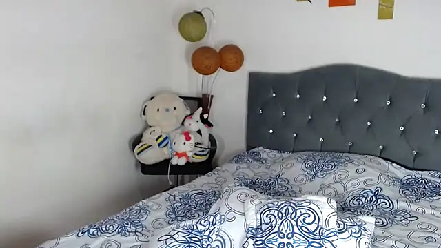 Chantal hott online show from February 19, 8:39 pm