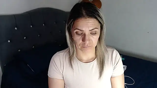 Chantal hott online show from May 5, 1:52 am