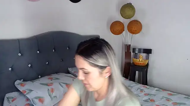 Chantal hott online show from May 28, 8:04 pm