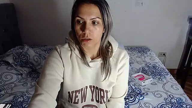 Snapshot of Chantal_hott chatting on July 14, 7:31 pm Chantal hott online show from July 14, 7:31 pm