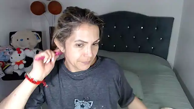 Chantal hott online show from February 10, 4:39 pm