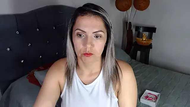 Chantal hott online show from May 27, 8:05 pm