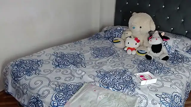 Chantal hott online show from March 31, 8:33 pm