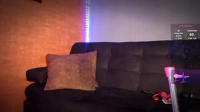 Salome Villa online show from June 17, 10:30 pm