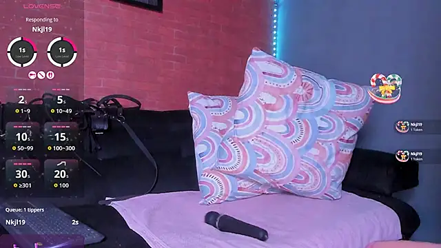 Salome Villa online show from April 14, 10:26 pm