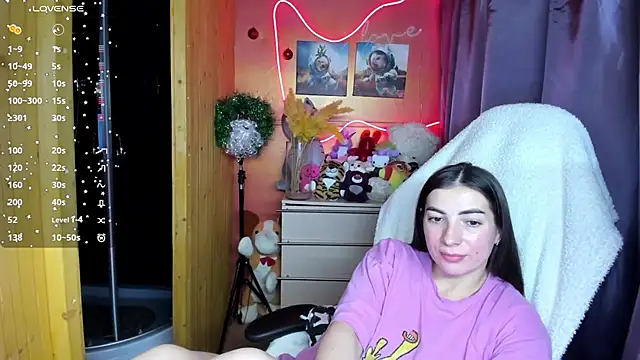 Snapshot of Fiery_Brunette_ chatting on January 8, 8:31 am Fiery Brunette online show from January 8, 8:31 am