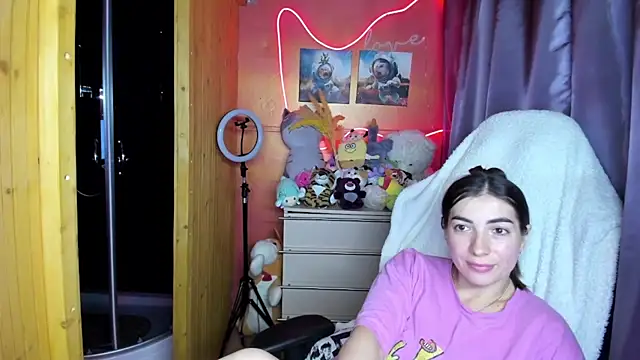 Snapshot of Fiery_Brunette_ chatting on June 17, 5:34 pm Fiery Brunette online show from June 17, 5:34 pm