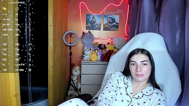 Fiery Brunette  online show from September 20, 5:40 pm