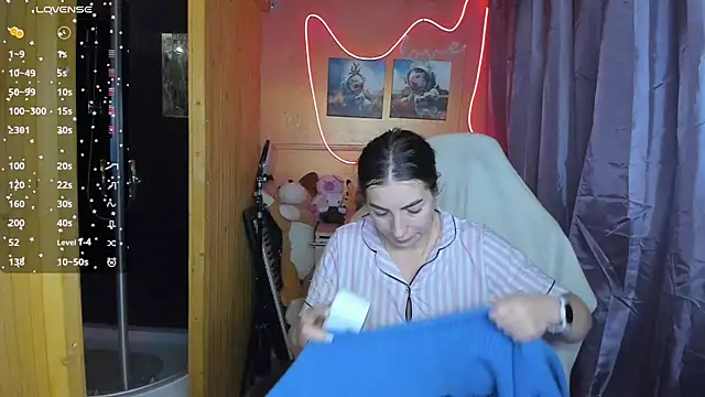 Fiery Brunette  online show from March 2, 11:19 am