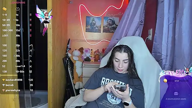 Fiery Brunette  online show from February 21, 5:42 pm