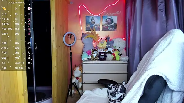 Snapshot of Fiery_Brunette_ chatting on March 1, 3:06 am Fiery Brunette online show from March 1, 3:06 am