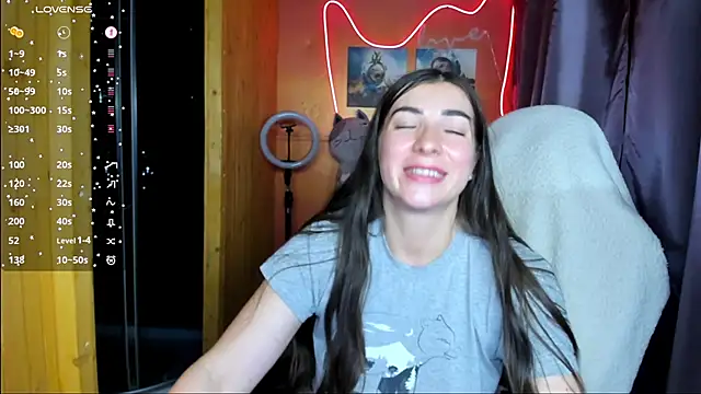 Fiery Brunette  online show from September 13, 5:40 am