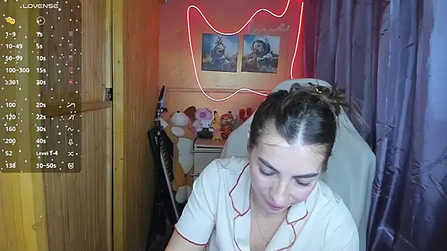 Fiery Brunette  online show from February 25, 7:31 am