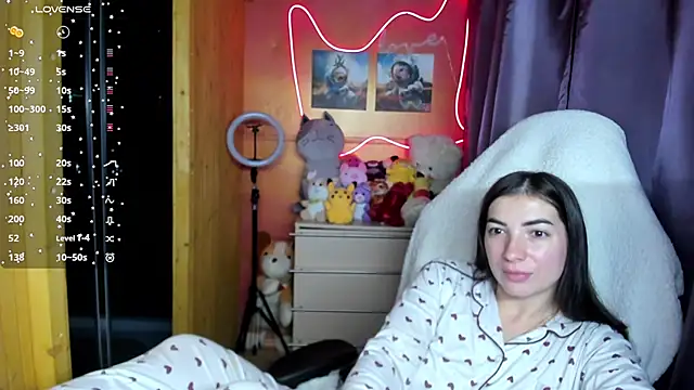 Fiery Brunette  online show from September 25, 3:34 am