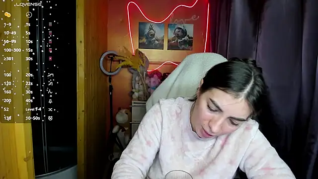 Fiery Brunette  online show from November 16, 9:47 am