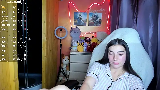 Fiery Brunette  online show from September 22, 4:35 pm