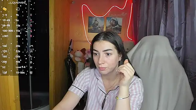 Fiery Brunette  online show from March 1, 3:53 am