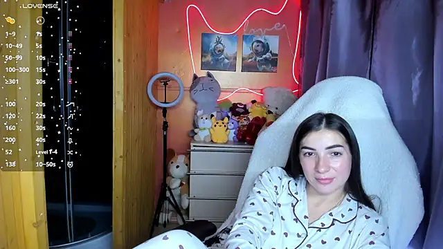 Fiery Brunette  online show from September 19, 6:50 am