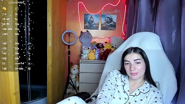 Fiery Brunette  online show from September 21, 11:15 am