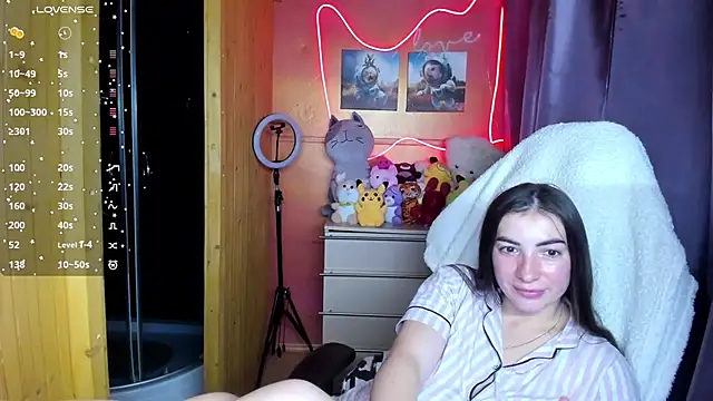 Fiery Brunette  online show from October 15, 8:11 am