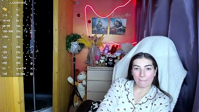 Snapshot of Fiery_Brunette_ chatting on January 11, 7:04 am Fiery Brunette online show from January 11, 7:04 am