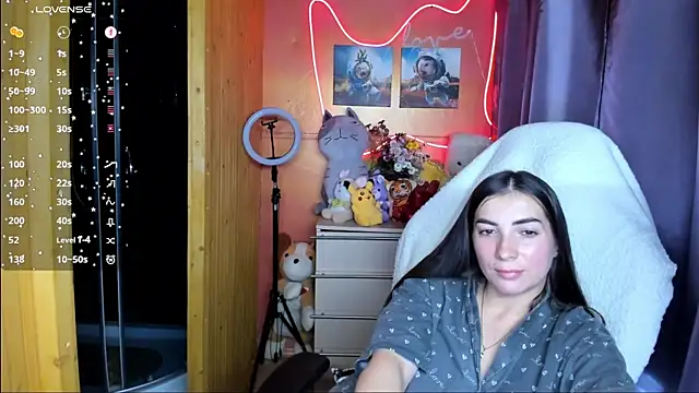 Fiery Brunette  online show from September 28, 7:59 am