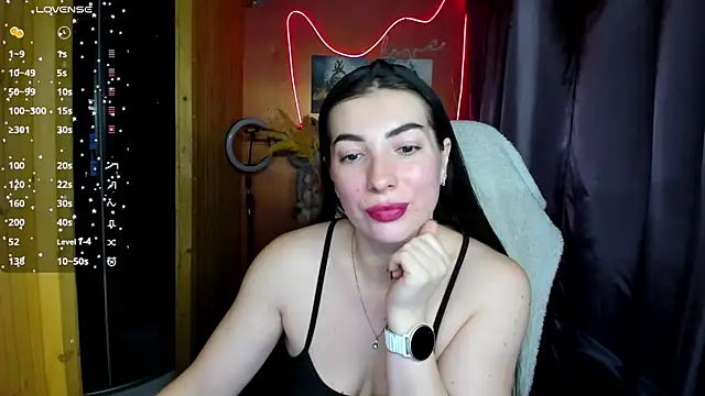 Fiery Brunette  online show from November 19, 6:24 am