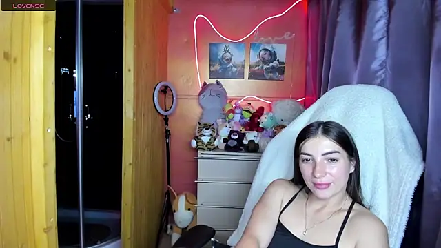 Snapshot of Fiery_Brunette_ chatting on July 19, 3:37 am Fiery Brunette online show from July 19, 3:37 am
