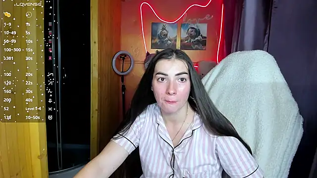 Fiery Brunette  online show from October 11, 8:48 am