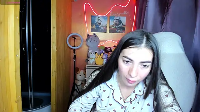 Fiery Brunette  online show from September 20, 5:34 am