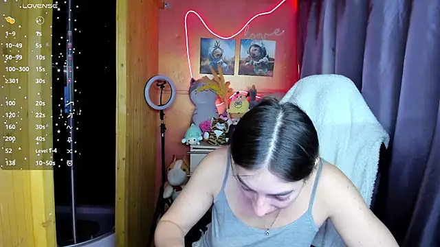 Fiery Brunette  online show from March 7, 3:02 am