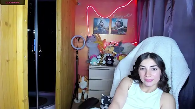 Fiery Brunette  online show from May 23, 4:39 pm