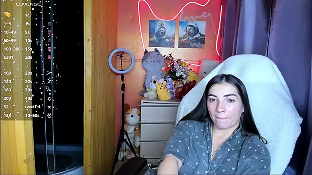 Fiery Brunette  online show from September 26, 12:01 pm